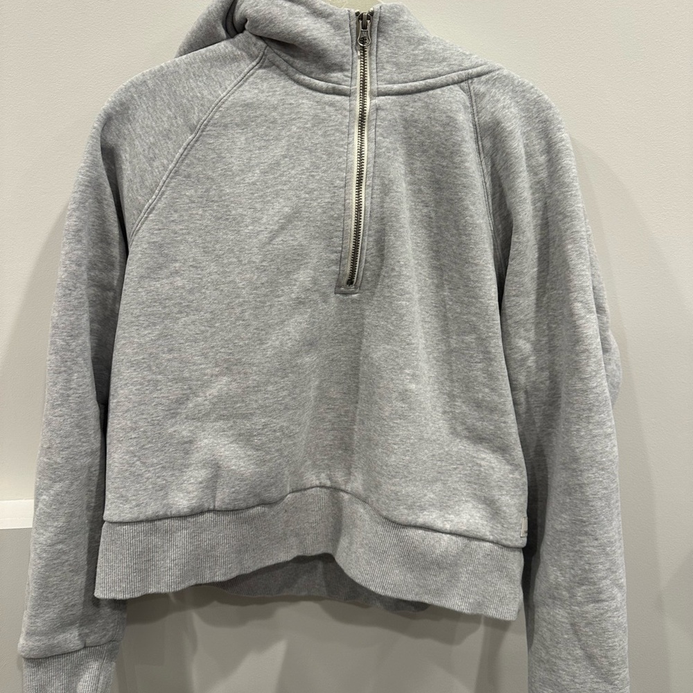Vuori Light Gray Pullover